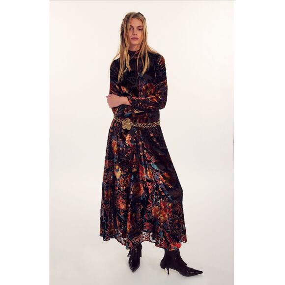 Free People NWT Bali Painterly Paisley Velvet Maxi Dress Open Back Black Size XS - Picture 1 of 12